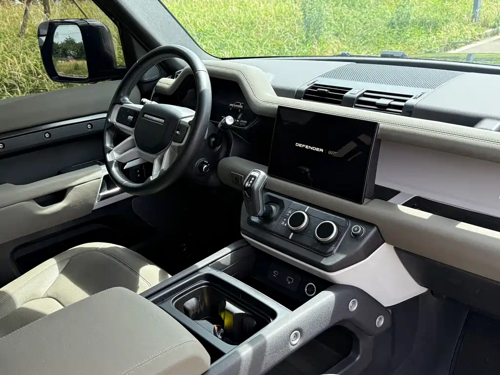 Land Rover Defender Facelift 90 3.0 T P400 XS