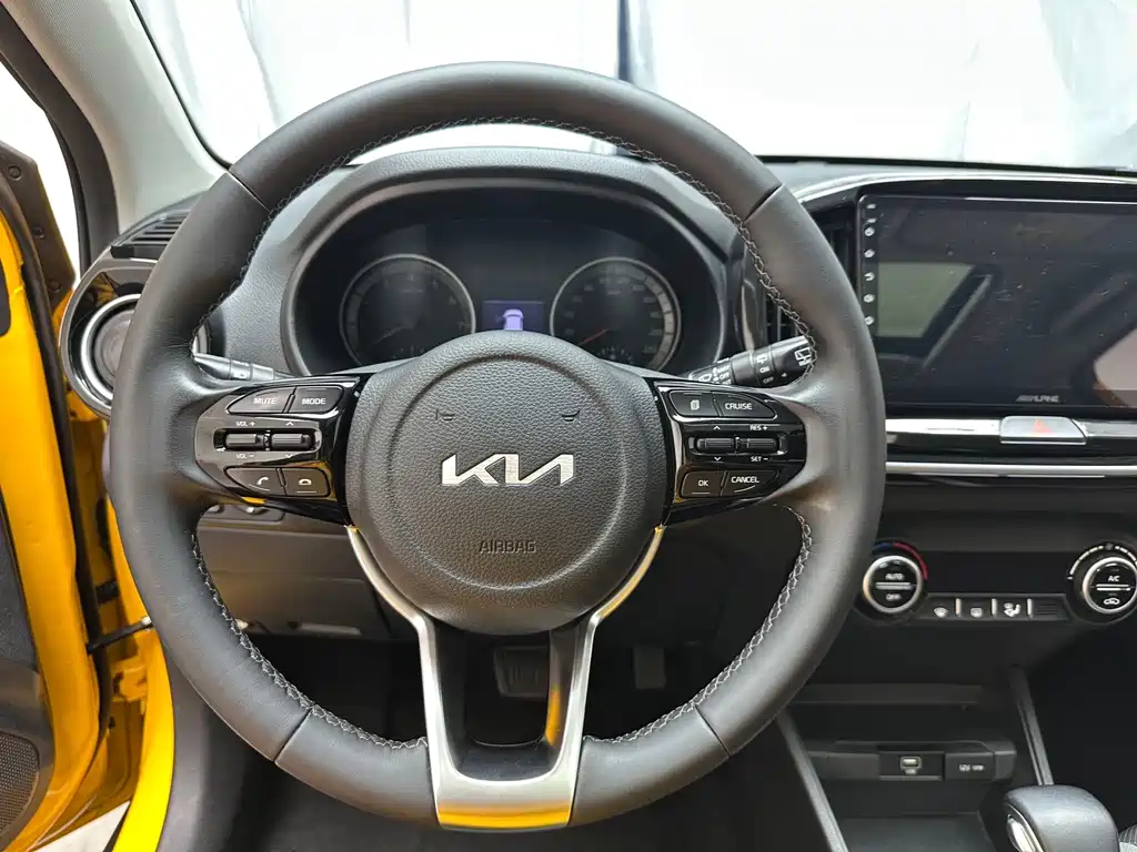 Stonic 1.4 L CVT Sunroof