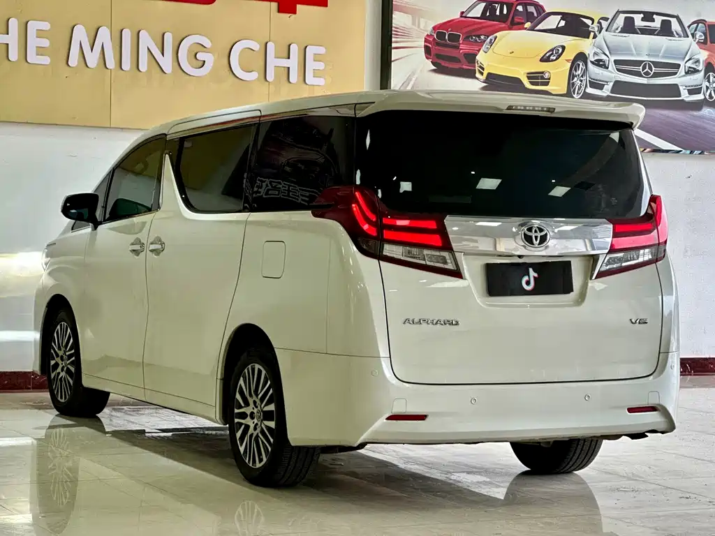 Alphard 3.5 L Luxury
