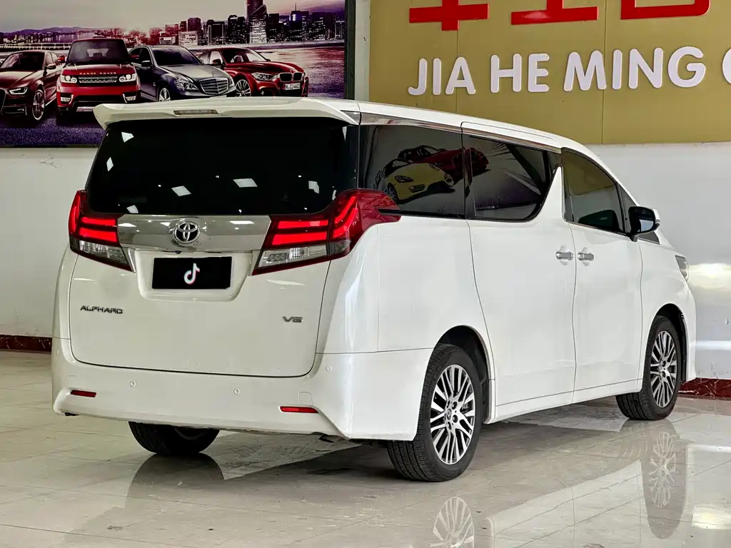 Alphard 3.5 L Luxury