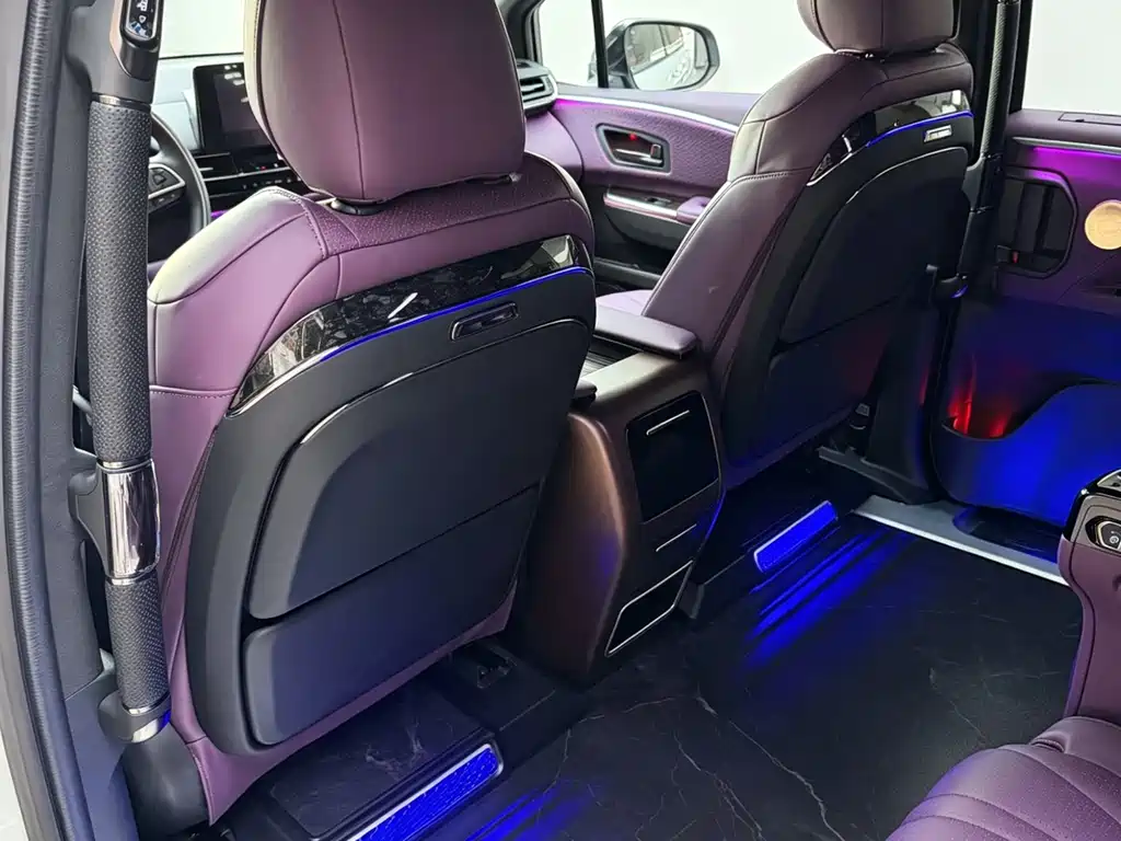Granvia 2.5 L Hybrid Comfort