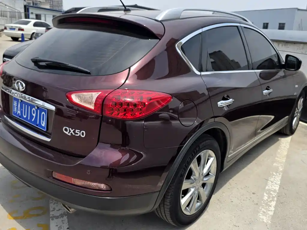Infiniti QX50 (Import) 2.5 L 2 WD Grace