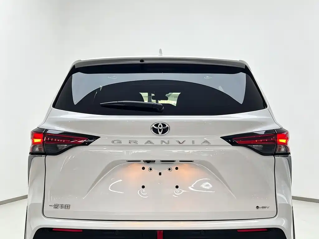 Granvia 2.5 L Hybrid Comfort
