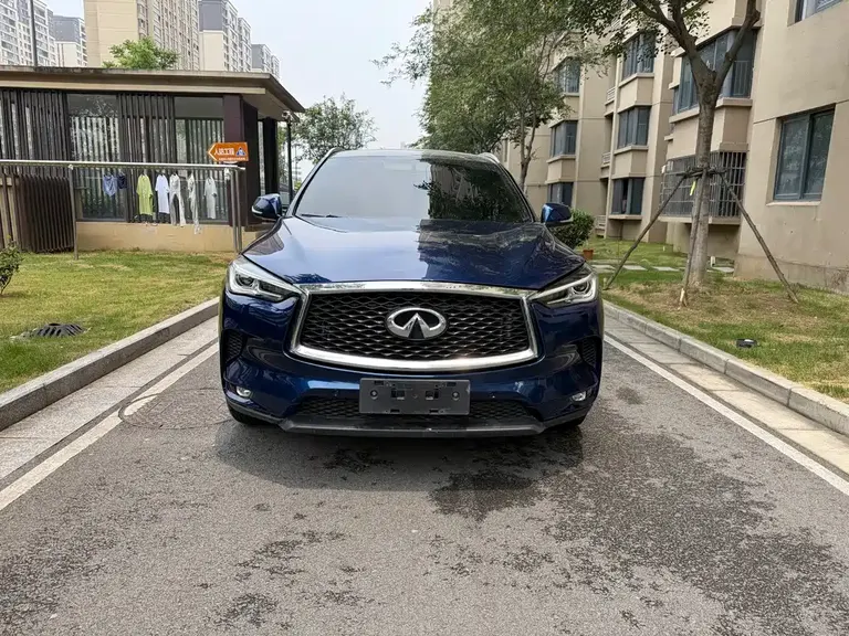 Infiniti QX50 2.0 T 2 WD Fashion