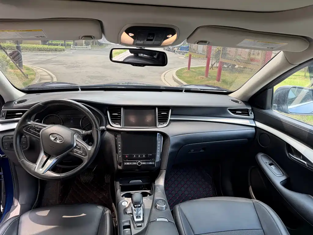 Infiniti QX50 2.0 T 2 WD Fashion