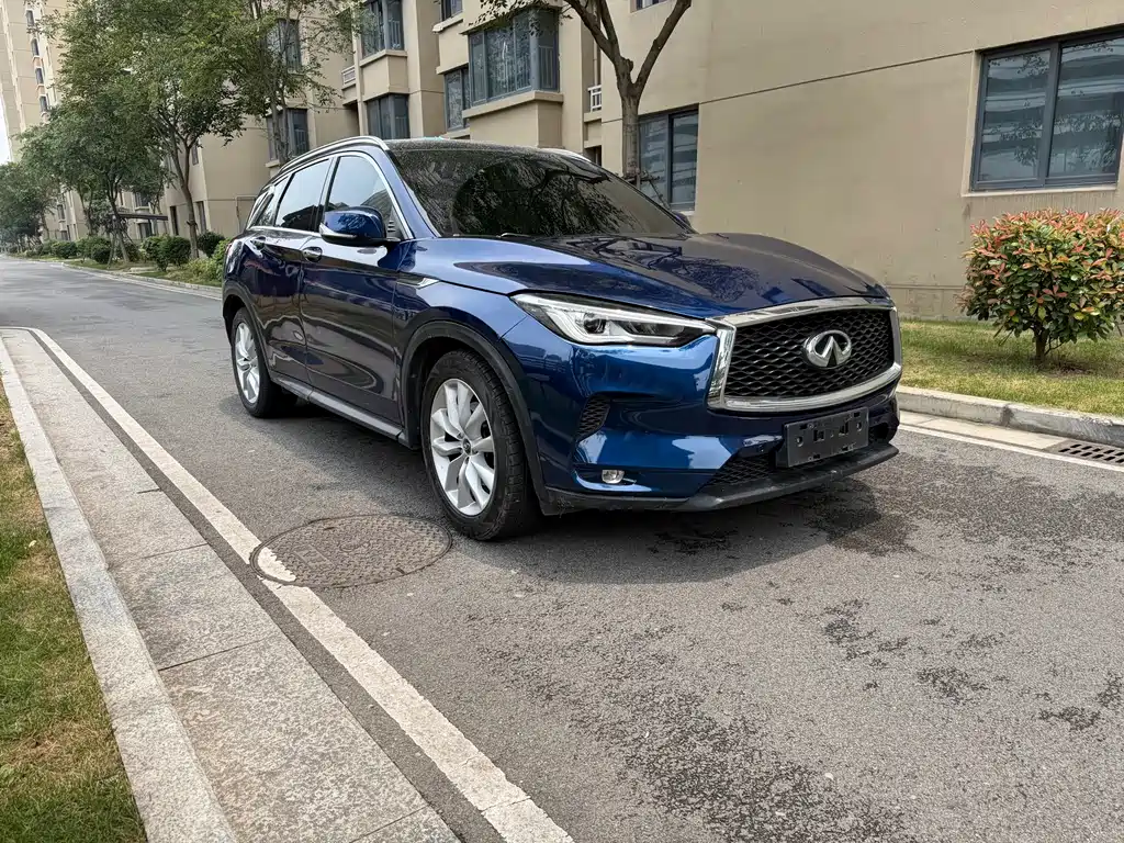 Infiniti QX50 2.0 T 2 WD Fashion