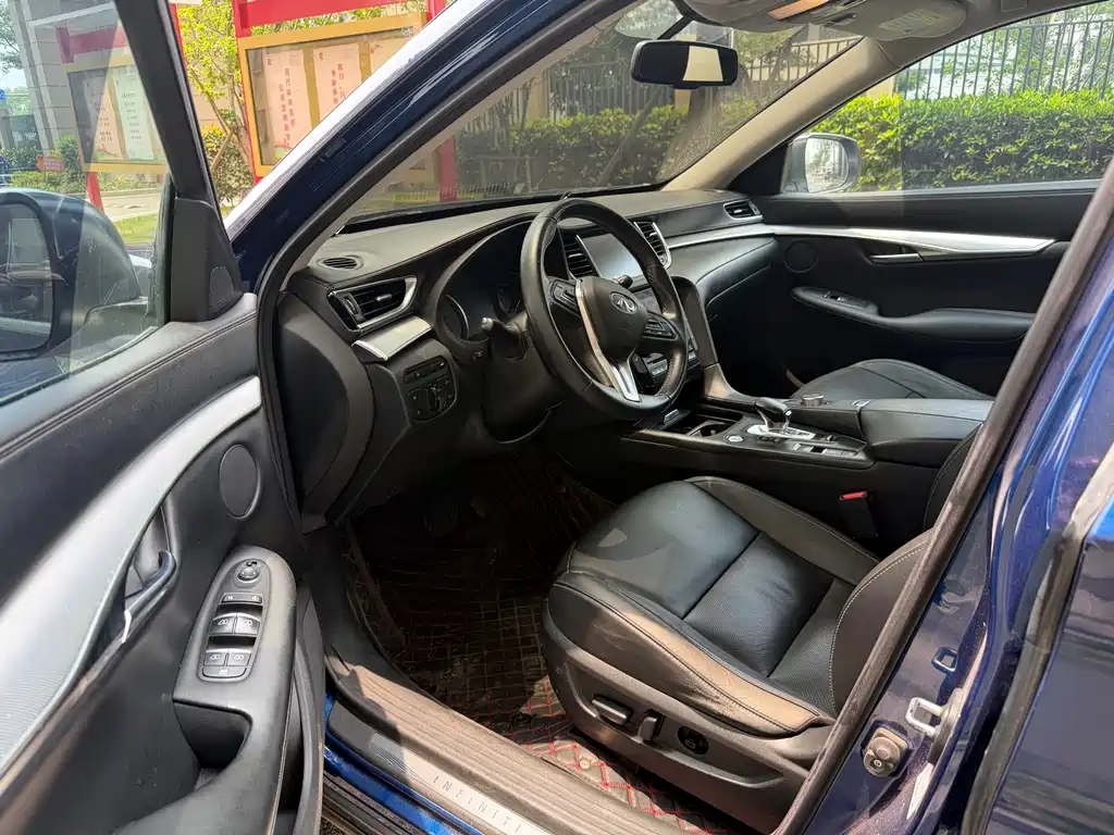 Infiniti QX50 2.0 T 2 WD Fashion