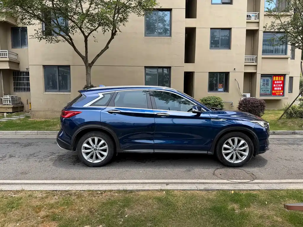 Infiniti QX50 2.0 T 2 WD Fashion