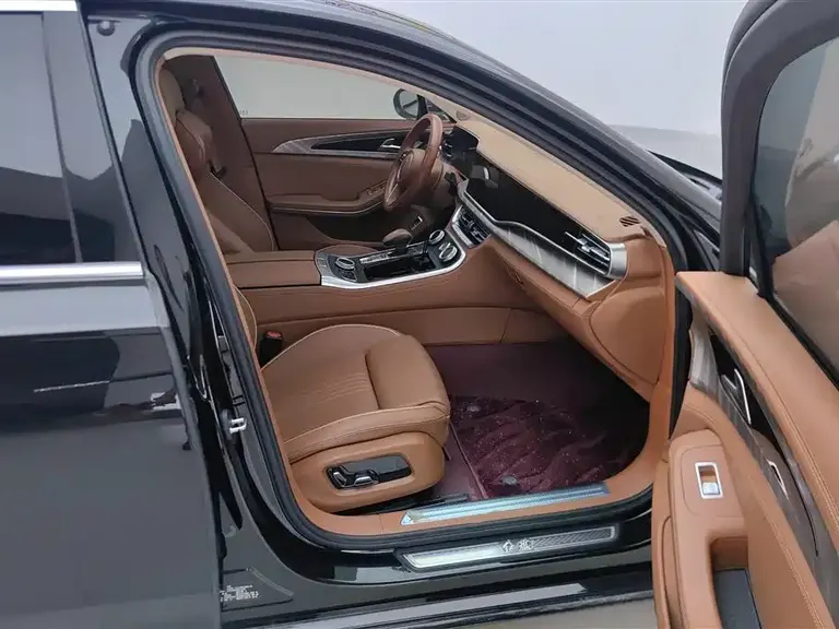 Hongqi H9 2.0 T Connected Flagship Enjoyment