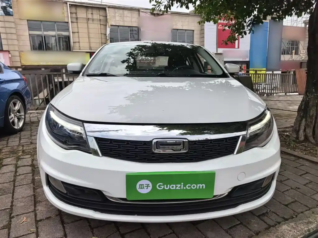 Qoros 3 Sedan 1.6 L Auto Leading