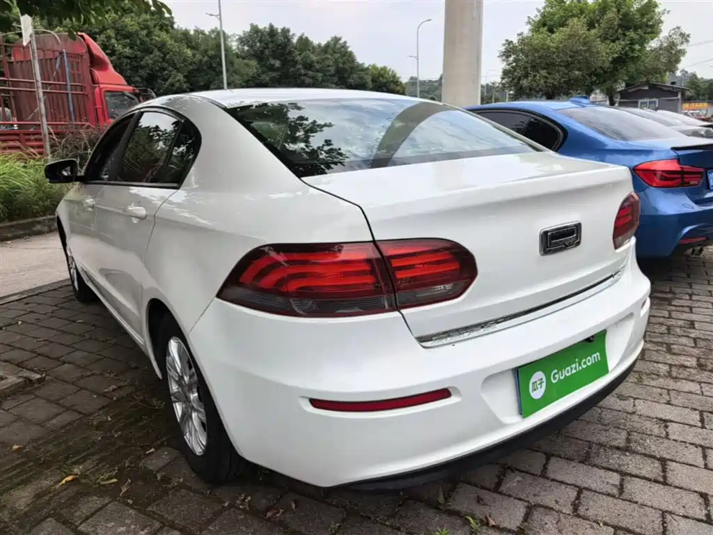Qoros 3 Sedan 1.6 L Auto Leading