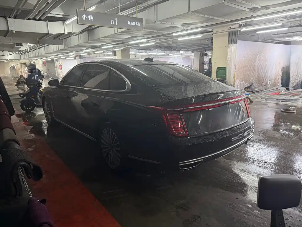 Hongqi H9 2.0 T Connected Flagship
