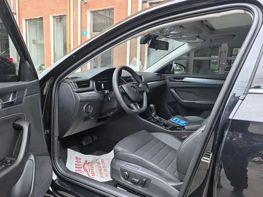 Superb Facelift TSI280 DSG Premium