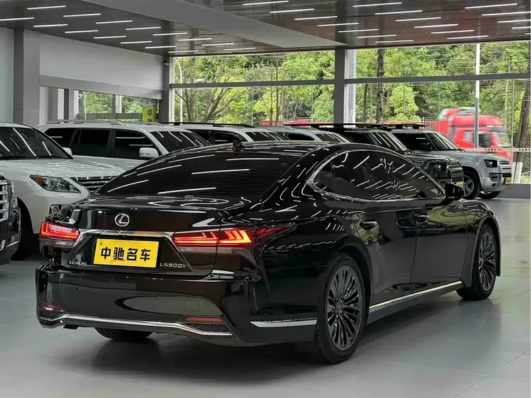 Lexus LS 500 h Outstanding