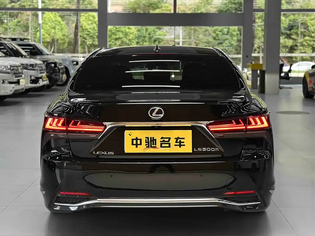Lexus LS 500 h Outstanding