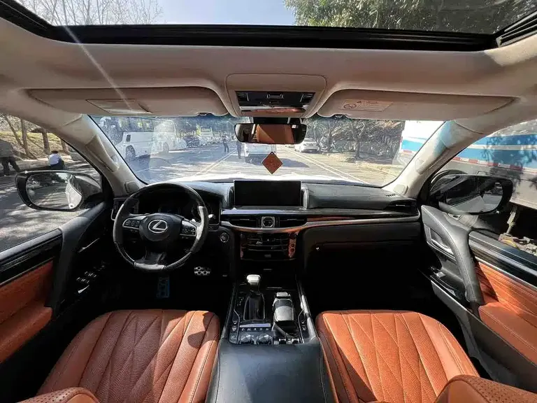 Lexus LX 570 Peak Special Edition