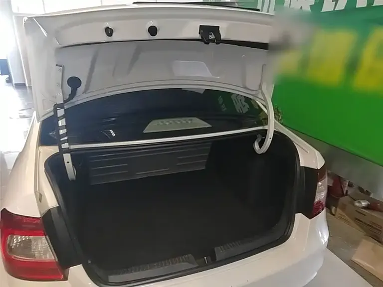 Skoda Rapid 昕锐 2015款 1.6 L 手动智选型