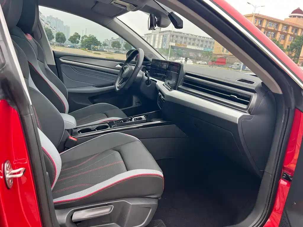 Lamando Lamando L 280 TSI DSG Spicy Cool