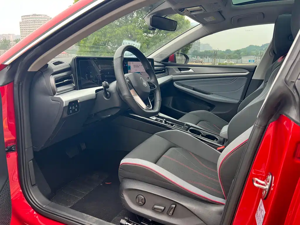 Lamando Lamando L 280 TSI DSG Spicy Cool