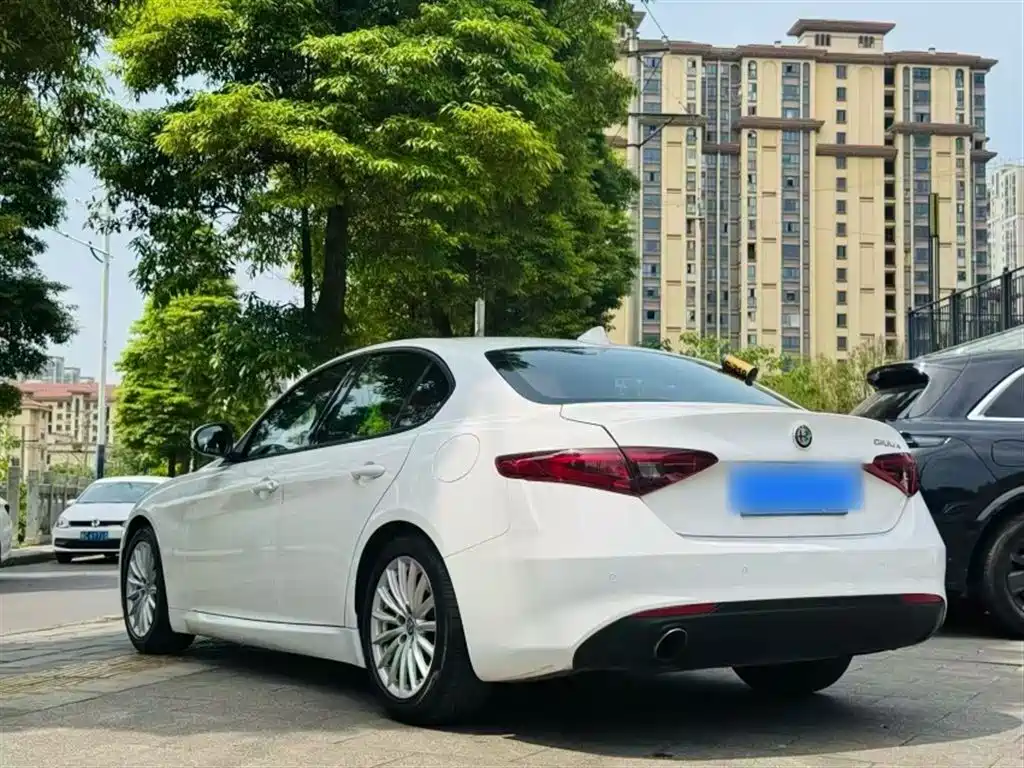 Giulia 2.0 T 200 HP Elite