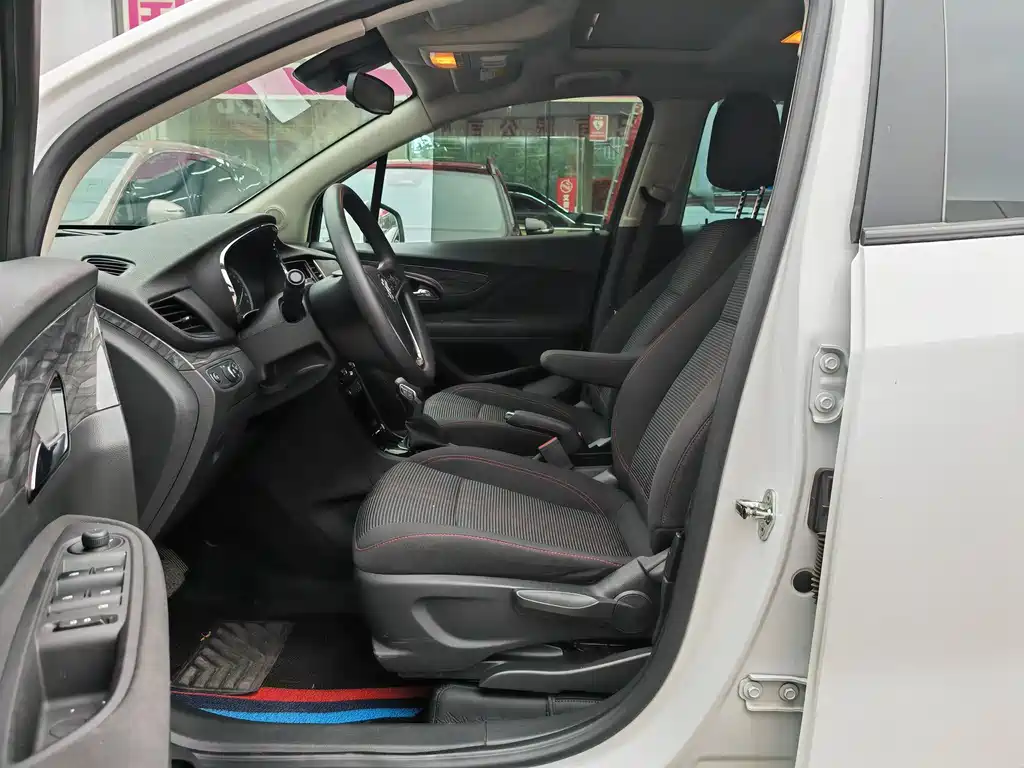 Encore 18 T Auto 2 WD Urban Leading