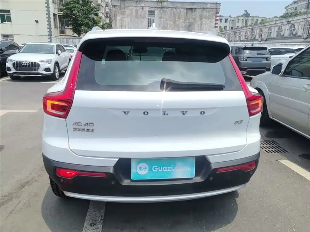 Volvo XC40 B3 Smart Vision Luxury
