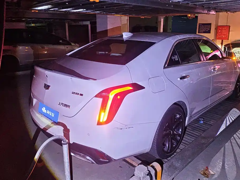Cadillac CT4 28 T Luxury
