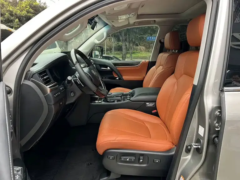 Lexus LX 570 Dynamic Luxury