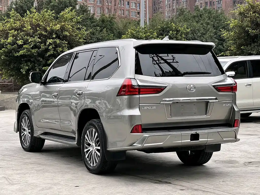 Lexus LX 570 Dynamic Luxury