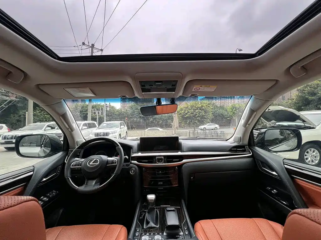 Lexus LX 570 Dynamic Luxury