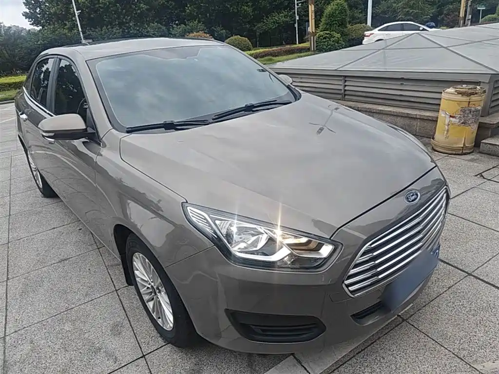 Escort Facelift 1.5 L Auto Comfort