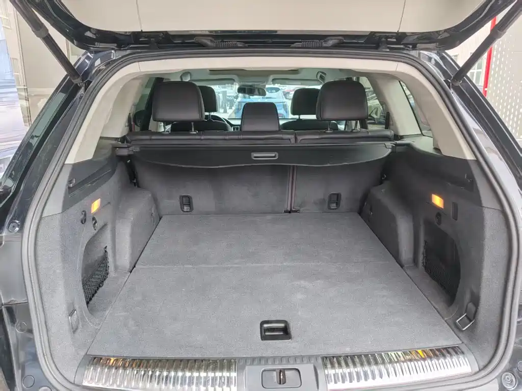 Hongqi HS7 2.0 T DCT 2 WD Connected Flagship Enjoyment