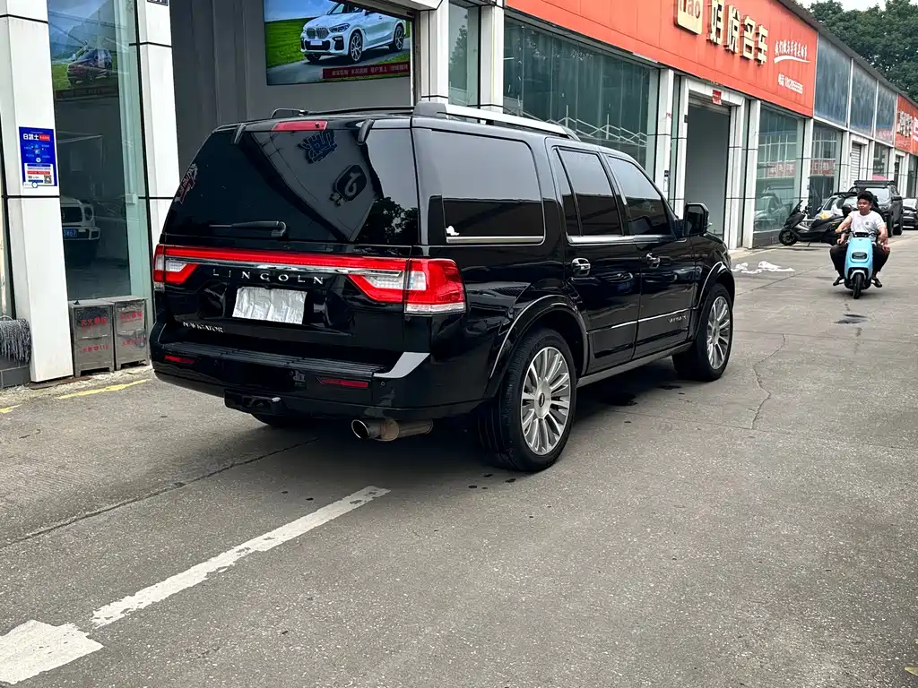 Navigator 3.5 T AWD