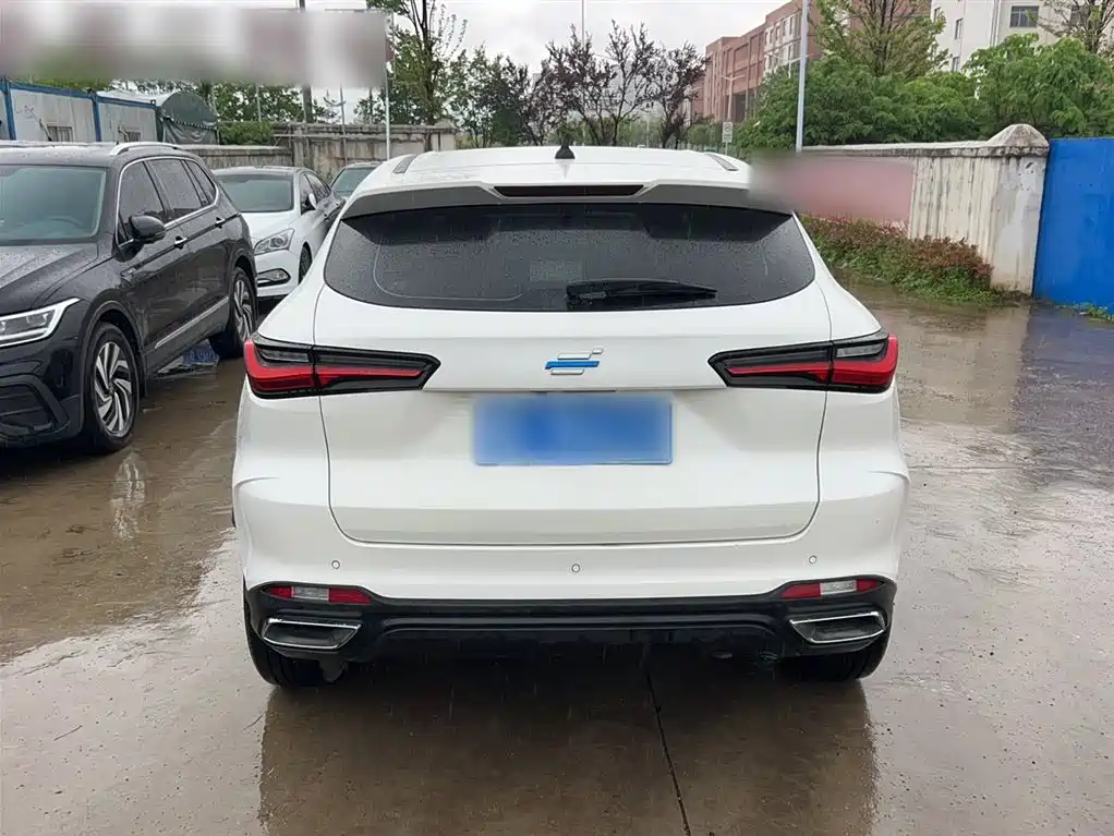 Changan Oshan X5 1.6 L CVT Distinguished