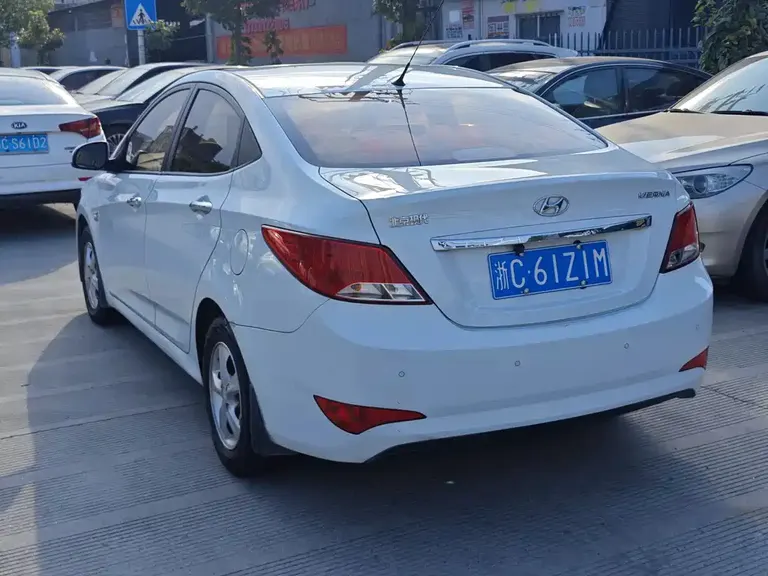 Hyundai Accent 1.4 L Auto Leading GLX
