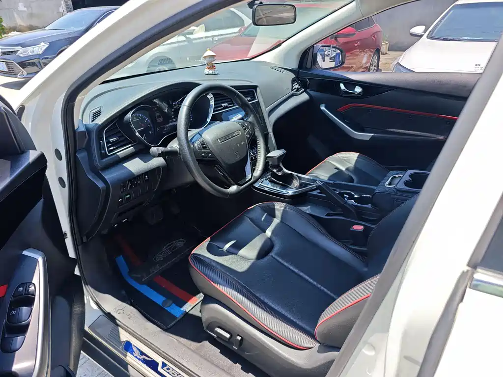 Venucia D60 启辰D60 2018款 1.6 L CVT智联豪华版