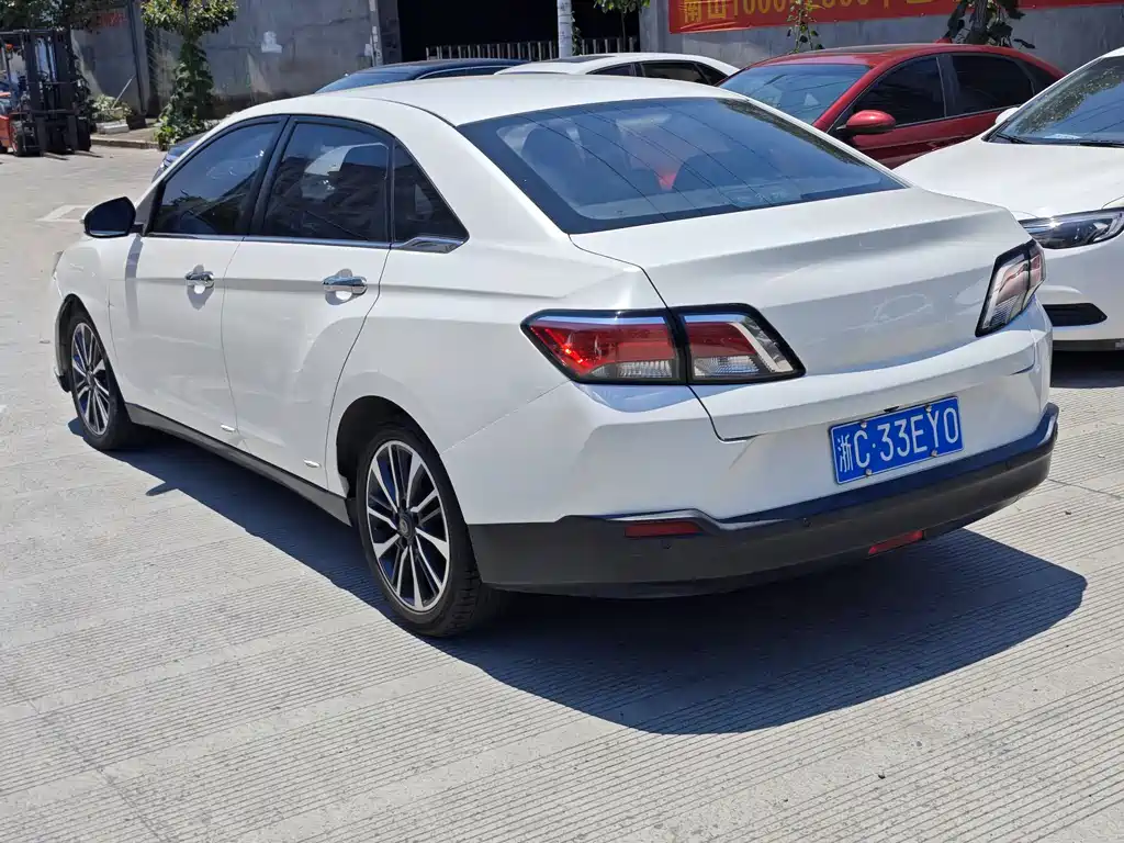 Venucia D60 启辰D60 2018款 1.6 L CVT智联豪华版