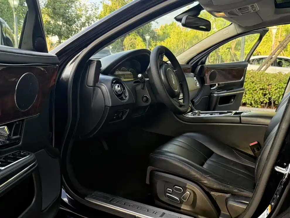 Jaguar XJ 捷豹XJ 2012款 XJL 3.0 伦敦限量版