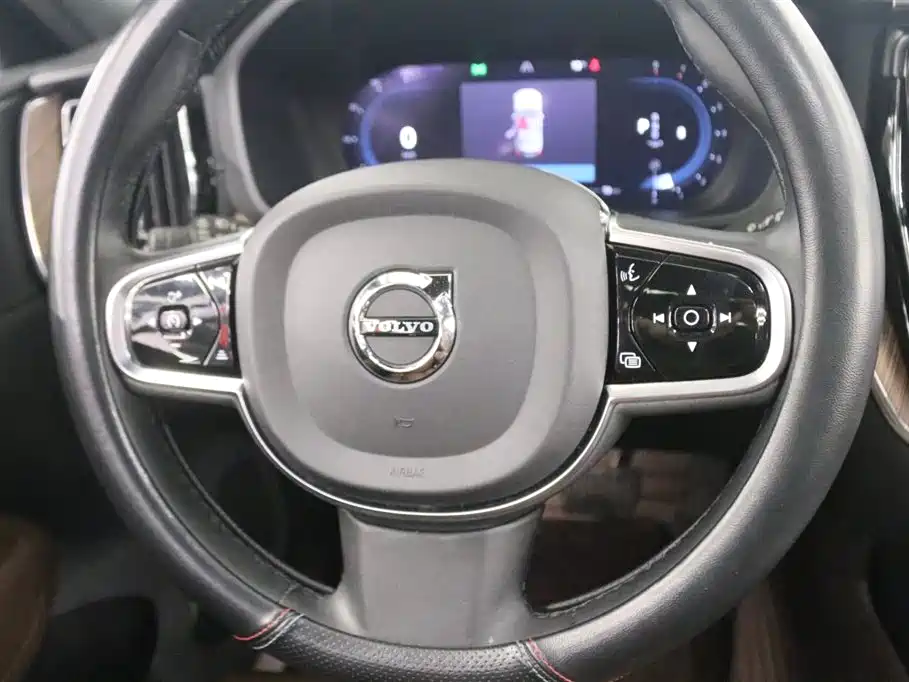 Volvo XC60 B5 4 WD Smart Vision Luxury