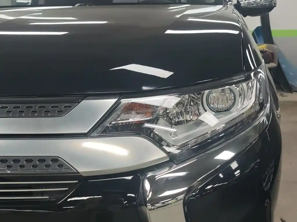Outlander 2.0 L 2 WD Smooth Enjoyment 7-seat