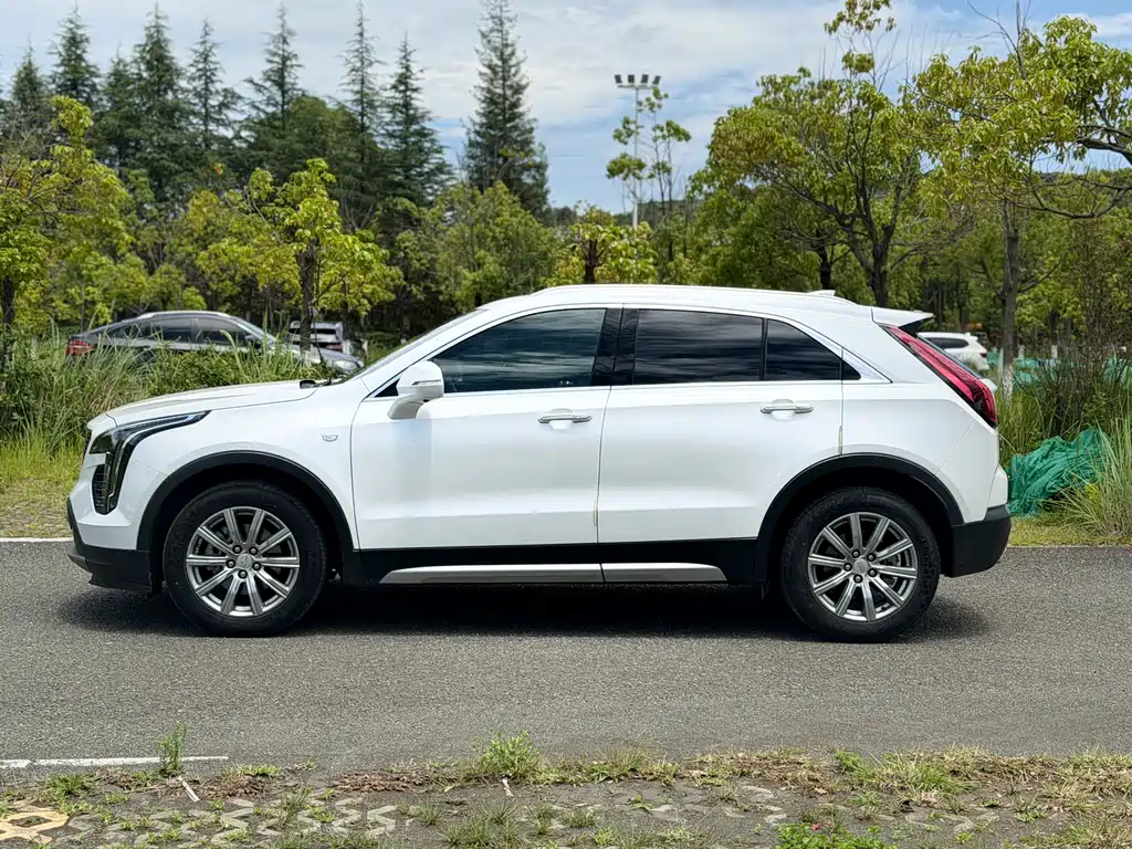 Cadillac XT4 28 T 2 WD Luxury