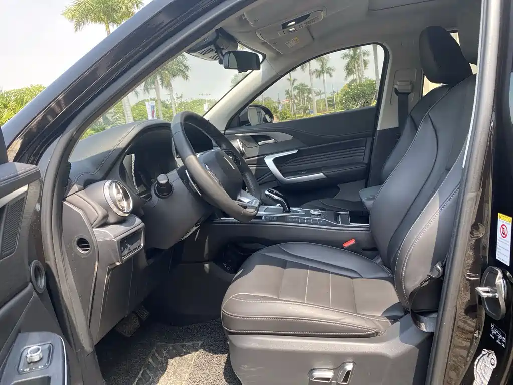 WEY VV5 1.5 T 2 WD Smart Pioneer