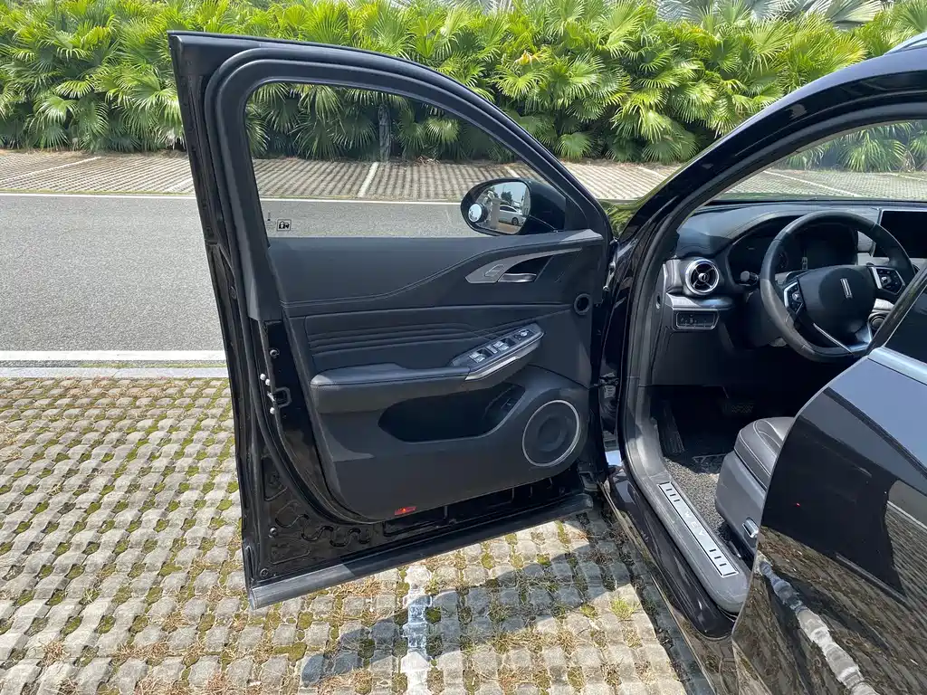 WEY VV5 1.5 T 2 WD Smart Pioneer