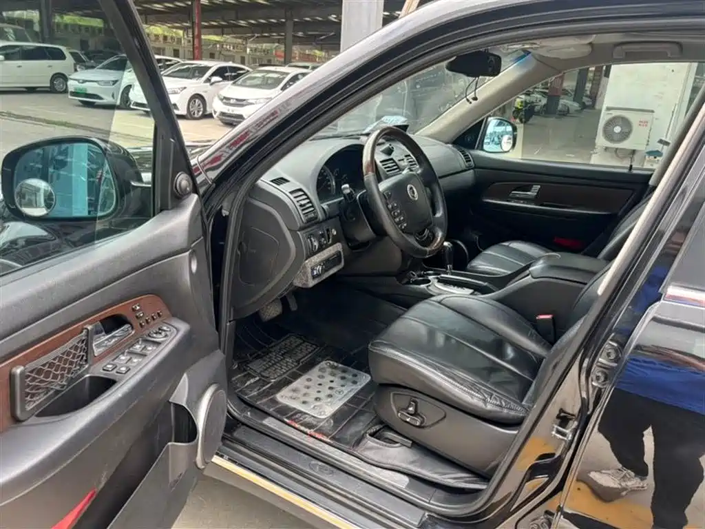 Rexton W 雷斯特W 2014款 2.7 T 四驱豪华导航版5座