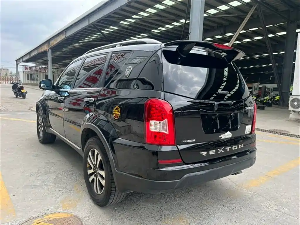 Rexton W 雷斯特W 2014款 2.7 T 四驱豪华导航版5座