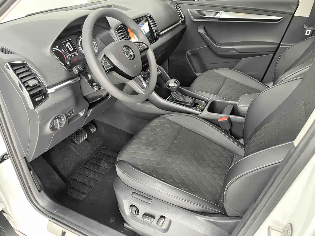 Karoq TSI280 Luxury