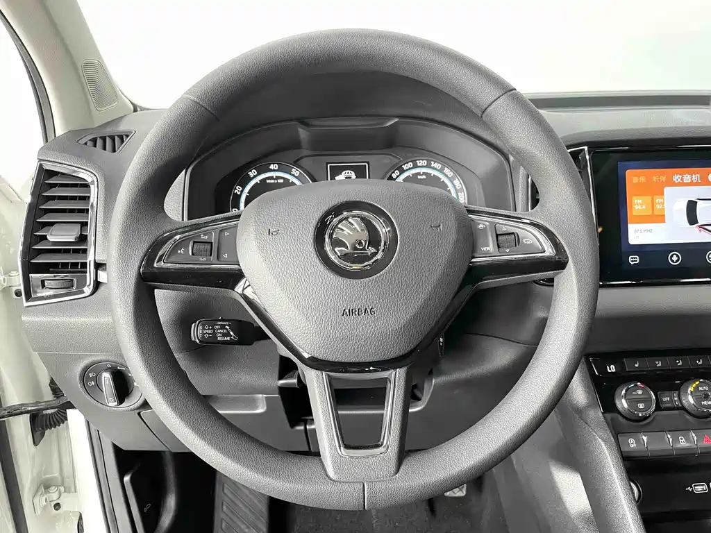 Karoq TSI280 Luxury