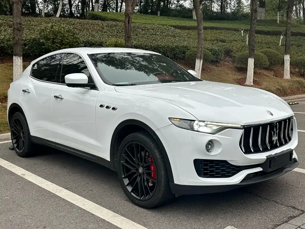 Levante 3.0 T Standard