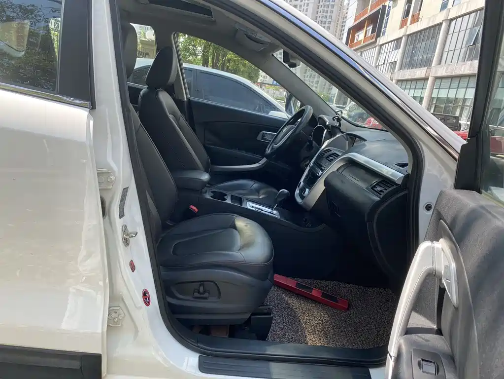 Besturn X80 2.0 L Auto Luxury