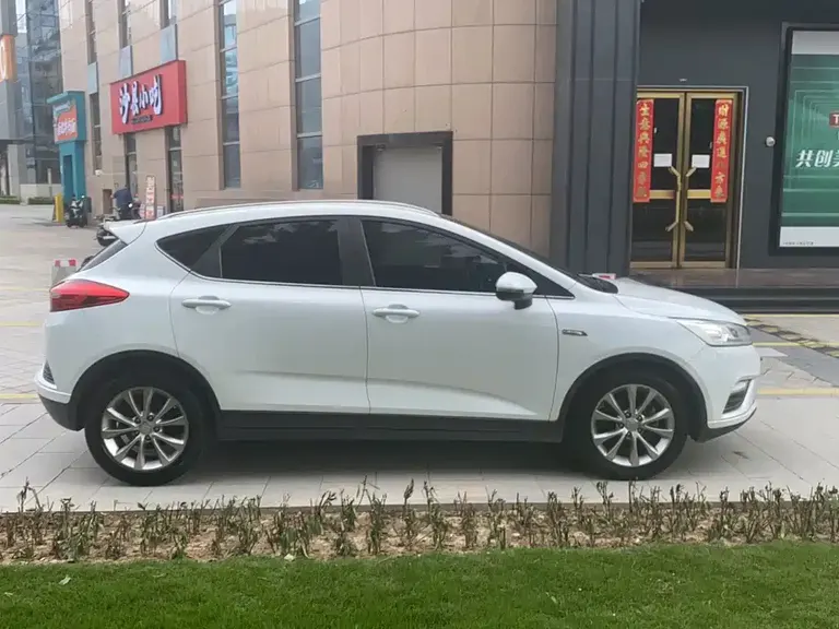 Geely Emgrand GS Sport 1.3 T Auto Leading Style